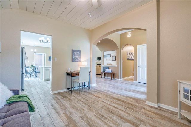 103 Nopal LN, Buda, TX 78610