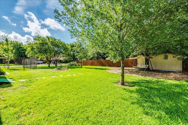 103 Nopal LN, Buda, TX 78610