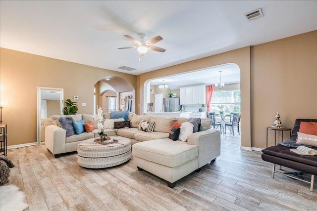 103 Nopal LN, Buda, TX 78610