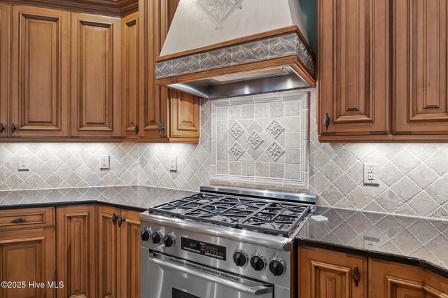 516 Chesapeake Place, Greenville, NC 27858