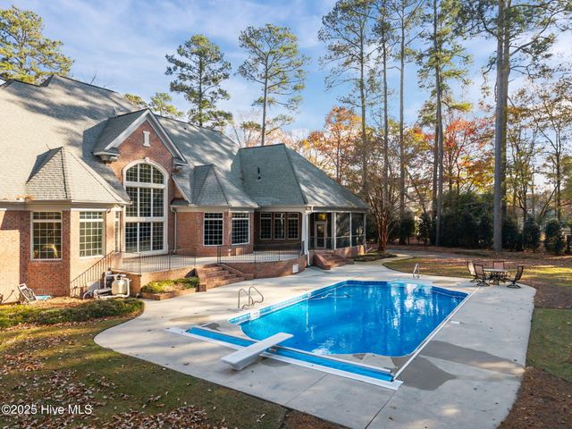 516 Chesapeake Place, Greenville, NC 27858