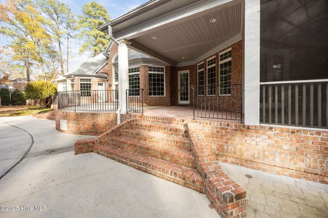 516 Chesapeake Place, Greenville, NC 27858