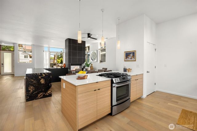 1917 E Alder Street, Seattle, WA 98122