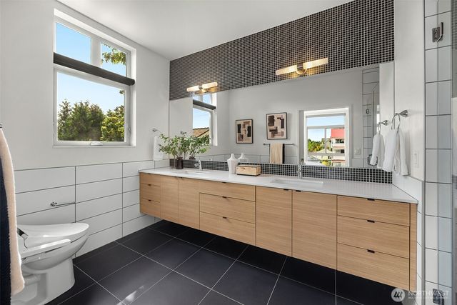 1917 E Alder Street, Seattle, WA 98122