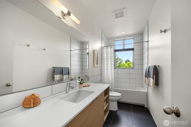1917 E Alder Street, Seattle, WA 98122