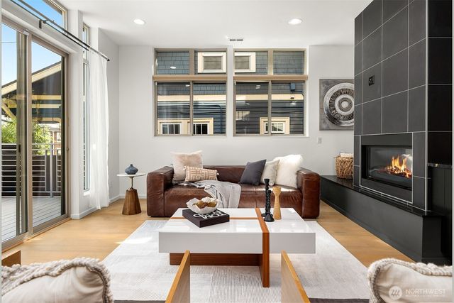1917 E Alder Street, Seattle, WA 98122