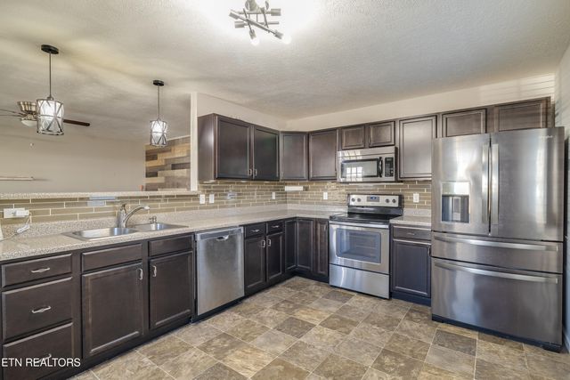 520 Midlake Drive, Knoxville, TN 37918