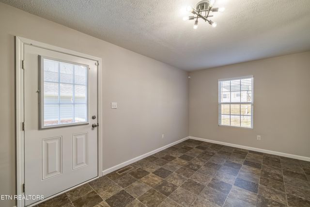 520 Midlake Drive, Knoxville, TN 37918