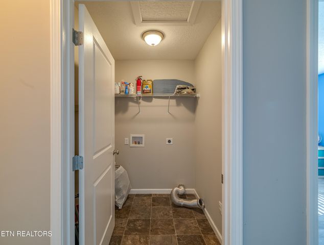 520 Midlake Drive, Knoxville, TN 37918