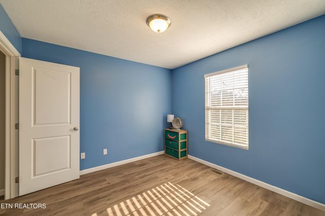 520 Midlake Drive, Knoxville, TN 37918