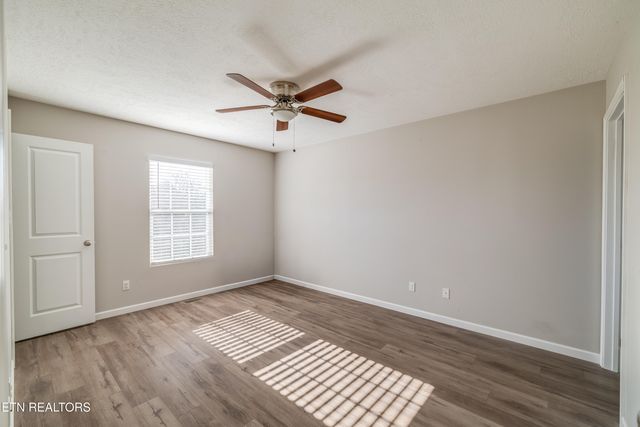 520 Midlake Drive, Knoxville, TN 37918