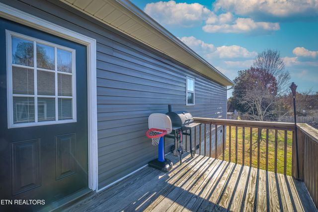 520 Midlake Drive, Knoxville, TN 37918