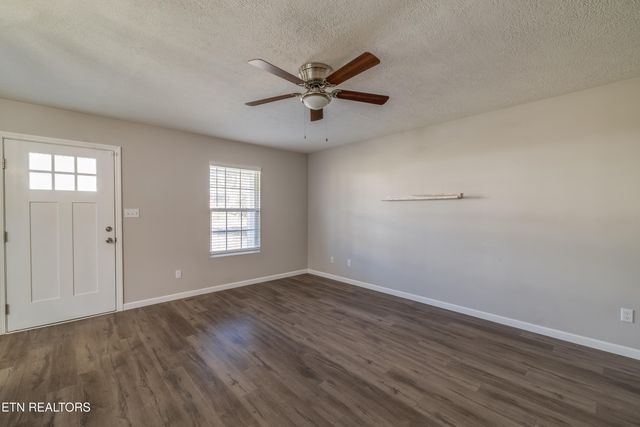 520 Midlake Drive, Knoxville, TN 37918