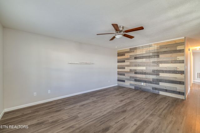 520 Midlake Drive, Knoxville, TN 37918