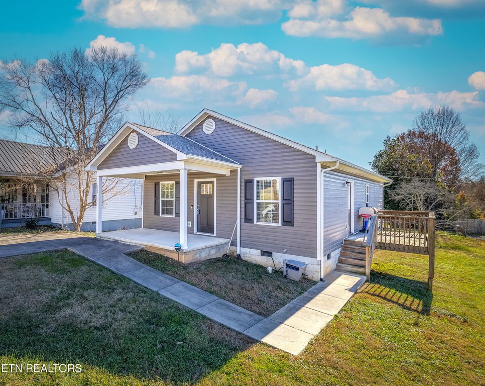 520 Midlake Drive, Knoxville, TN 37918