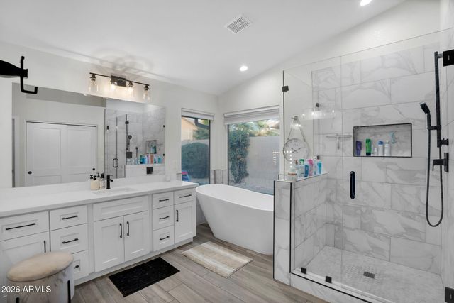 9410 E TOPEKA Drive, Scottsdale, AZ 85255
