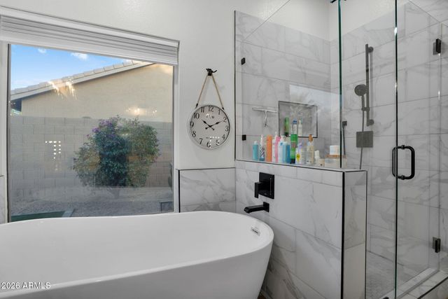 9410 E TOPEKA Drive, Scottsdale, AZ 85255