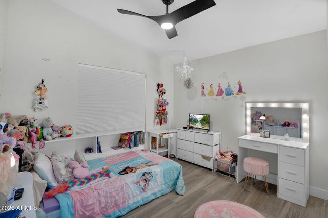 9410 E TOPEKA Drive, Scottsdale, AZ 85255
