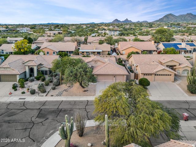 9410 E TOPEKA Drive, Scottsdale, AZ 85255