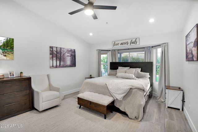 9410 E TOPEKA Drive, Scottsdale, AZ 85255