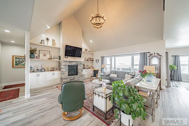 10423 Henry Creek Road, Idaho Falls, ID 83406