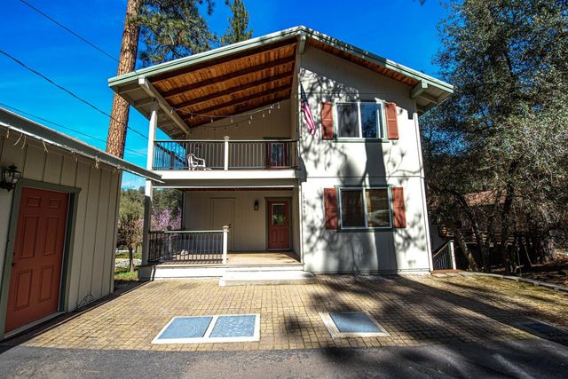 13069 Wells Fargo Drive, Groveland, CA 95321