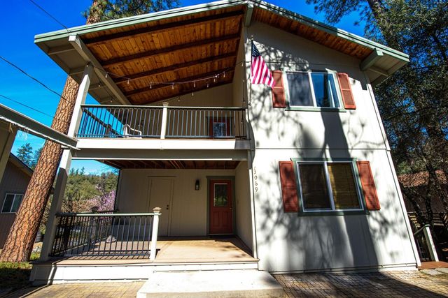 13069 Wells Fargo Drive, Groveland, CA 95321