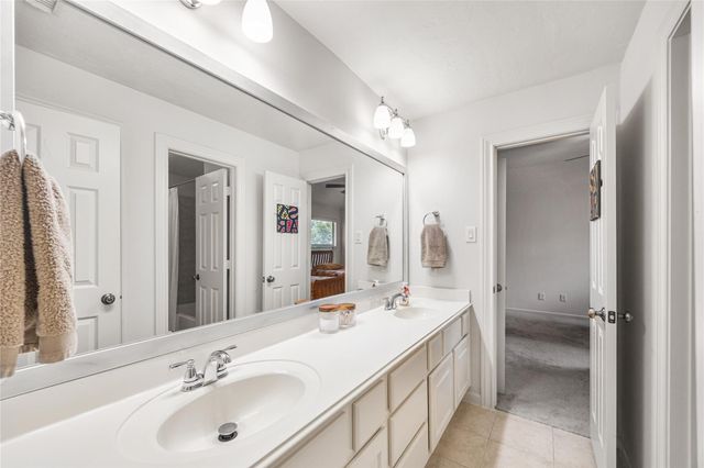 1302 Lake Grayson Drive, Katy, TX 77494