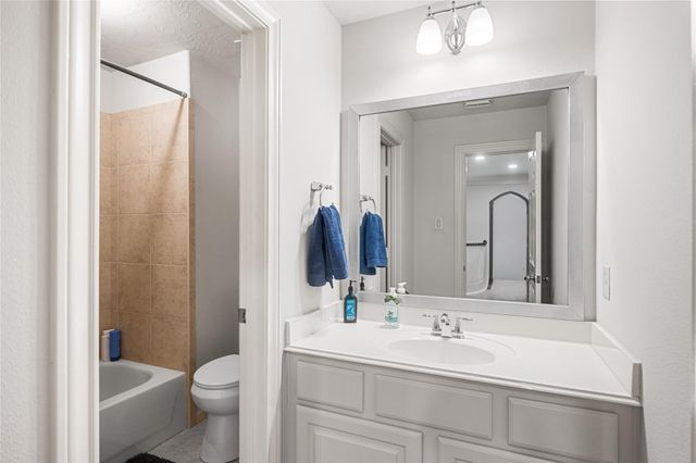1302 Lake Grayson Drive, Katy, TX 77494