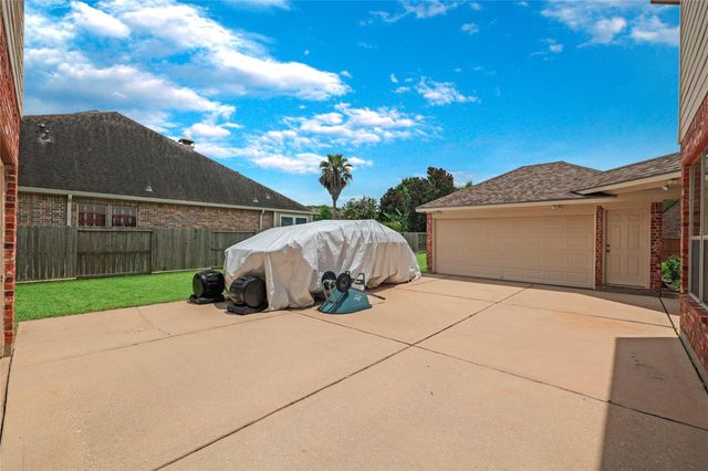 1302 Lake Grayson Drive, Katy, TX 77494