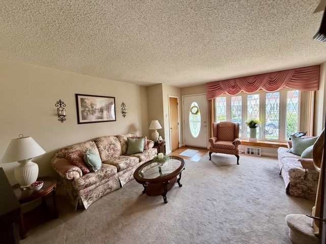7926 LEONARD ST, Philadelphia, PA 19152