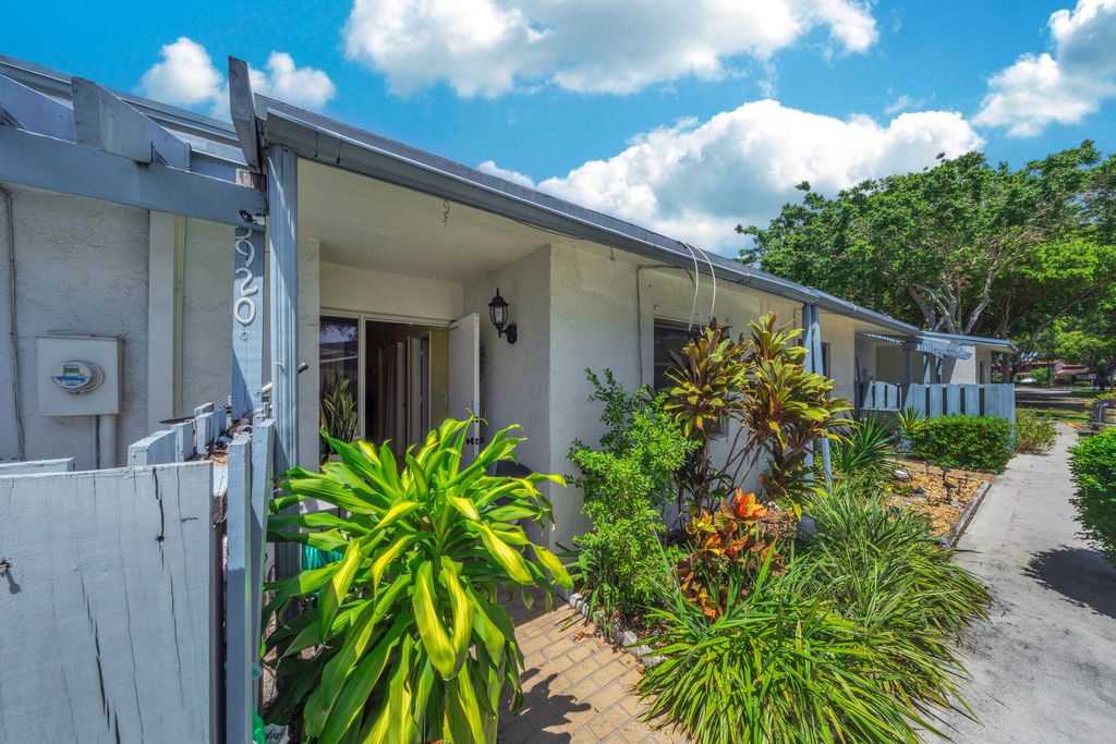 3920 SW 69th Terrace 7-S, Miramar, FL 33023