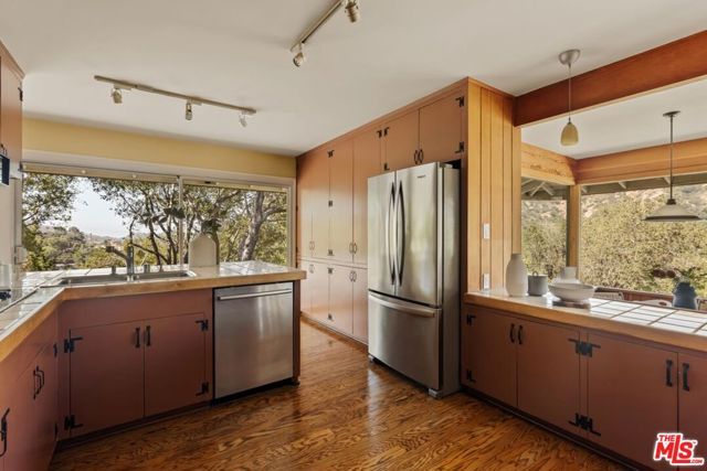 2940 Marcia Road, Glendale, CA 91208