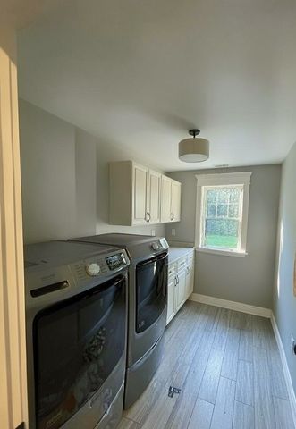 4 Hummingbird Ln, Westford, MA 01886