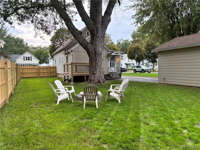 27 Brandel Avenue, Lancaster, NY 14086