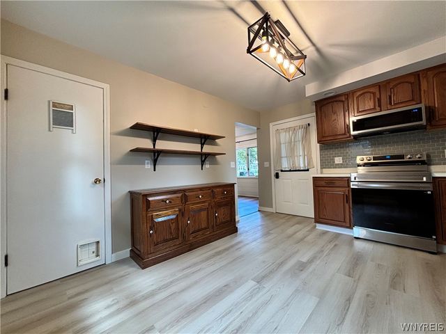 27 Brandel Avenue, Lancaster, NY 14086