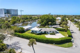 2180 Harbor LN, Naples, FL 34104