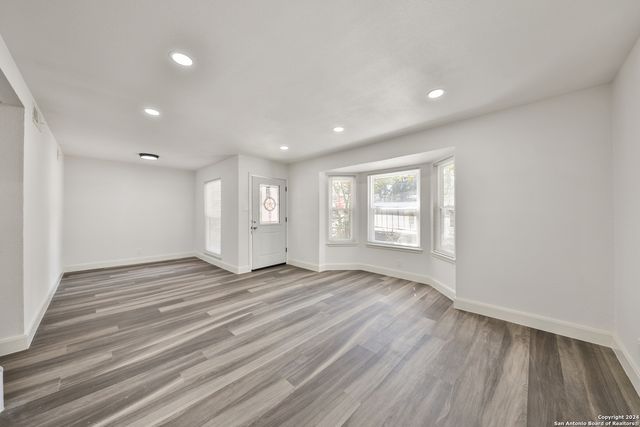 5333 Callaghan Rd, San Antonio, TX 78228