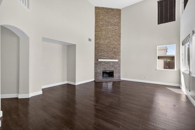 235 Mississippi Dr, Yuba City, CA 95991