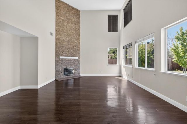235 Mississippi Dr, Yuba City, CA 95991