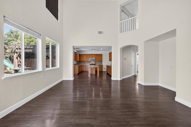 235 Mississippi Dr, Yuba City, CA 95991
