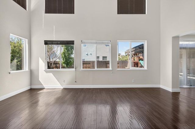 235 Mississippi Dr, Yuba City, CA 95991