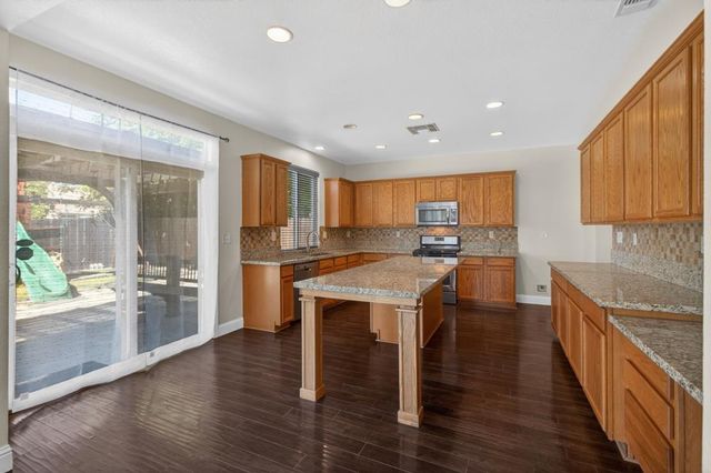 235 Mississippi Dr, Yuba City, CA 95991