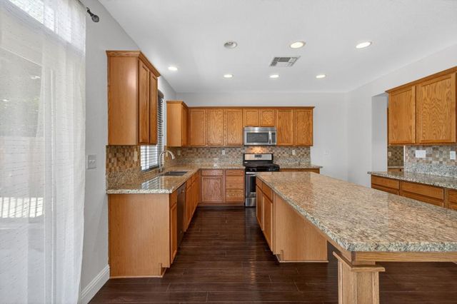 235 Mississippi Dr, Yuba City, CA 95991