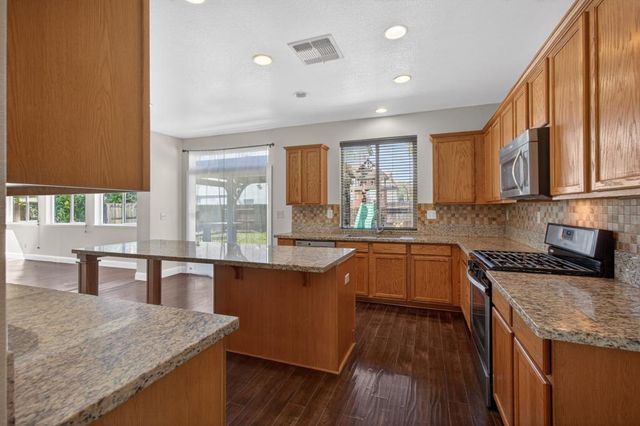 235 Mississippi Dr, Yuba City, CA 95991