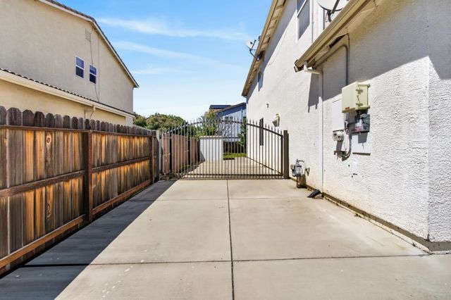 235 Mississippi Dr, Yuba City, CA 95991
