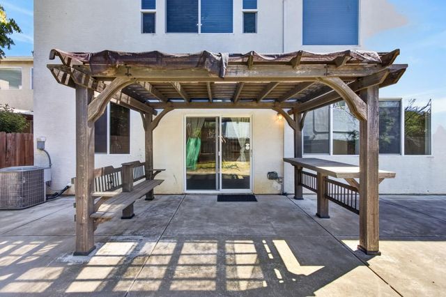 235 Mississippi Dr, Yuba City, CA 95991