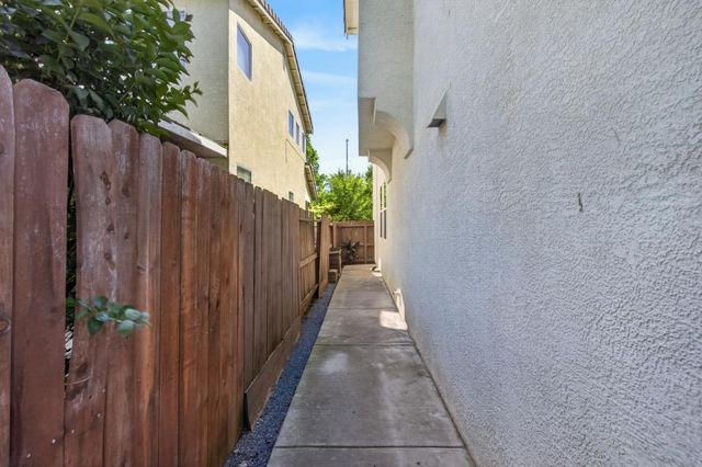 235 Mississippi Dr, Yuba City, CA 95991