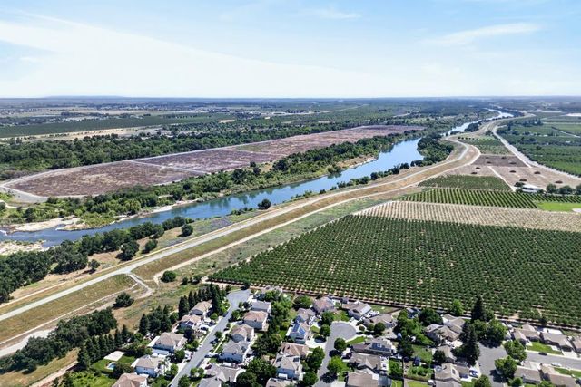 235 Mississippi Dr, Yuba City, CA 95991
