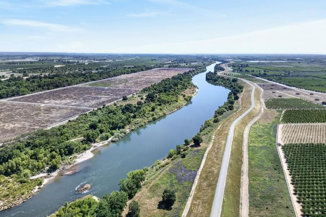 235 Mississippi Dr, Yuba City, CA 95991